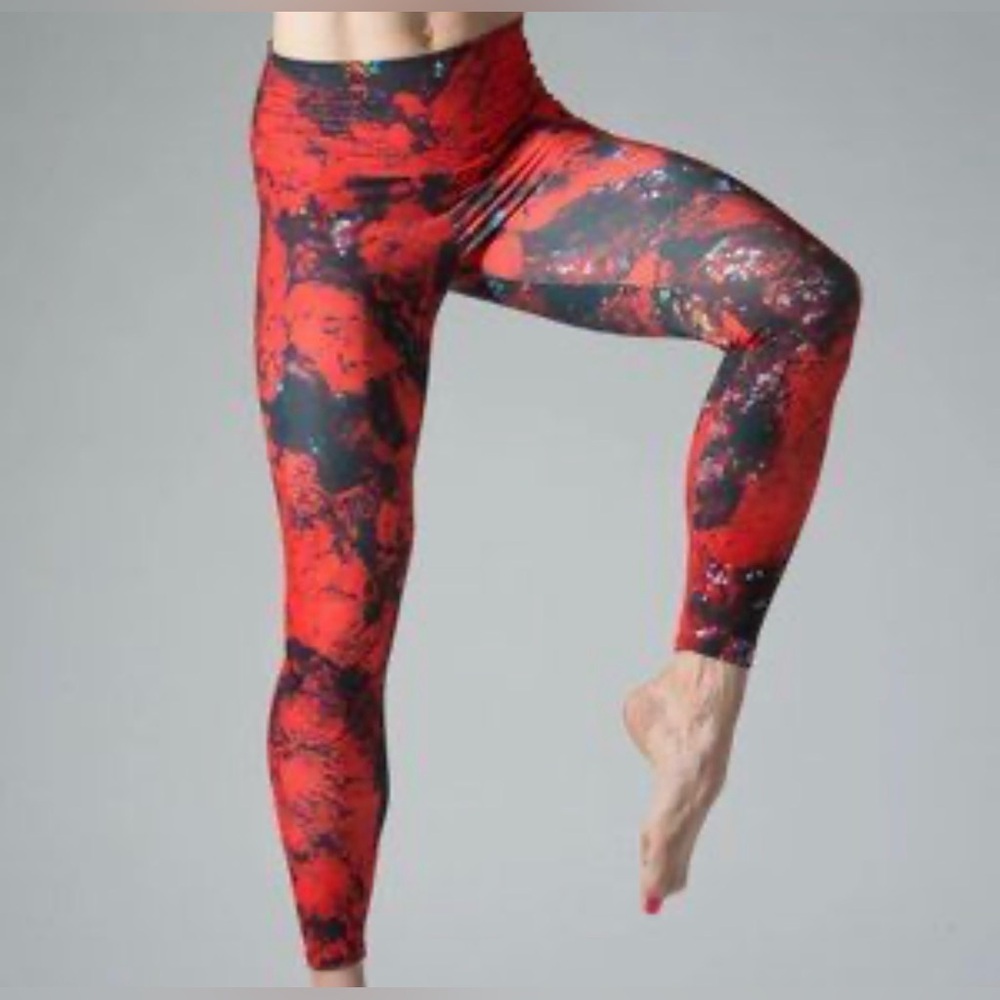 NWOT AGSTRACT Apparel Red and Black Leggings Size XS